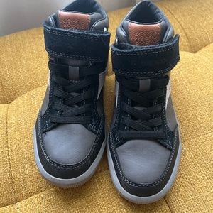 Geox Kids Sz. 12.5